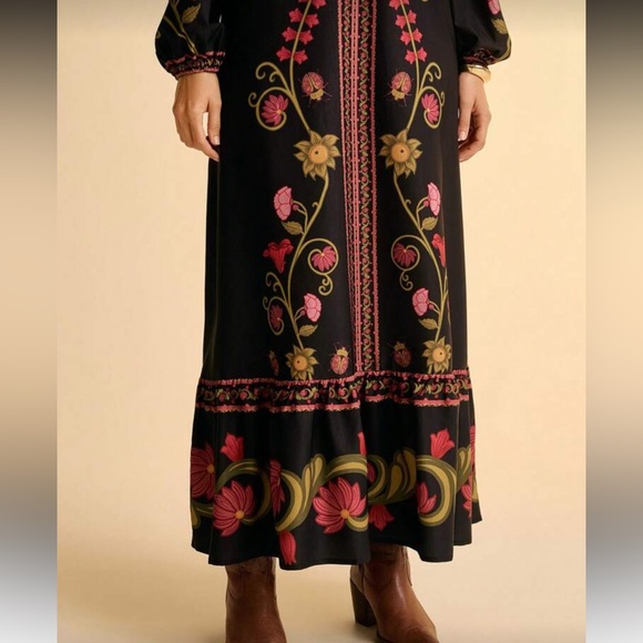 Elegant Black Floral Maxi Dress - Picture 6 of 7
